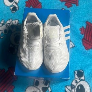 Toddler’s Swift Run Adidas sneakers